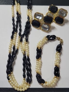 Elegant Black and Bead Twisted Bead Necklace & Bracelet Set